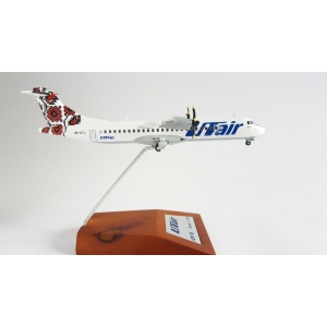 Model ATR 72-500 UTair 1:200